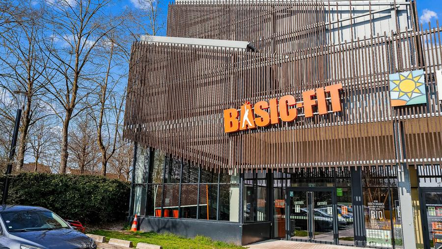 Basic-Fit L&eacute;zignan-Corbi&egrave;res 10A Rue L&eacute;o Lagrange 24/7