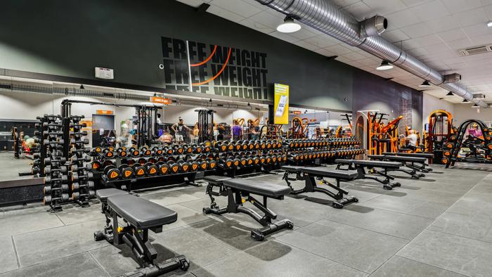 Basic-Fit Avion Avenue Achille Thumerelle 24/7