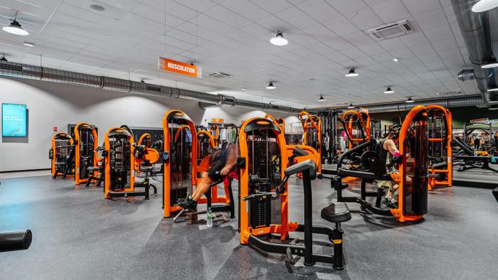 Basic-Fit Avion Avenue Achille Thumerelle 24/7