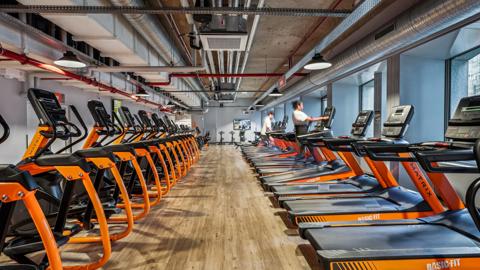 Basic-Fit Courbevoie Place des Corolles