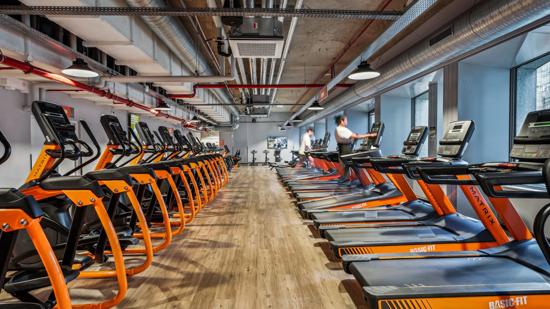 Basic-Fit Courbevoie Place des Corolles