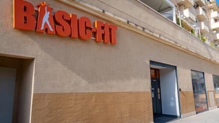 Avinguda de les Corts Valencianes 6, Elche