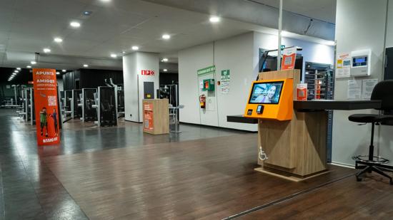 Avda. Salvador de Madariaga 7