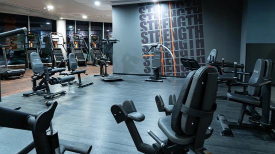 Avda. Salvador de Madariaga 7