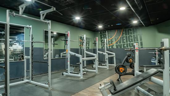 Gta. Palacio de Congresos s/n, Centro Comercial Zona Este, Sevilla