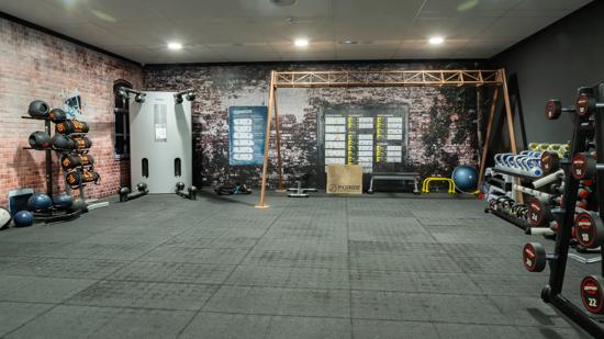 Gta. Palacio de Congresos s/n, Centro Comercial Zona Este, Sevilla