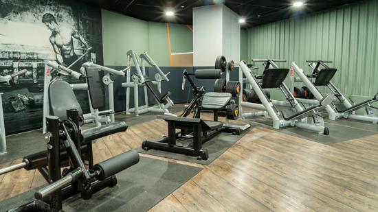 Gta. Palacio de Congresos s/n, Centro Comercial Zona Este, Sevilla