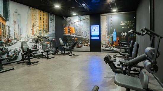 Gta. Palacio de Congresos s/n, Centro Comercial Zona Este, Sevilla