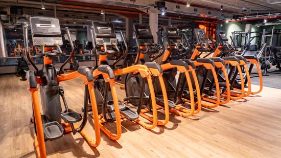 Avda. Josep Tarradellas, Centro Comercial La Farga