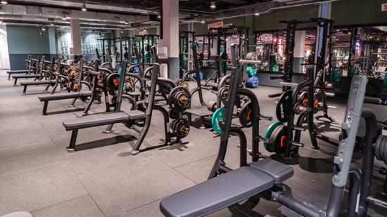 Avda. Josep Tarradellas, Centro Comercial La Farga