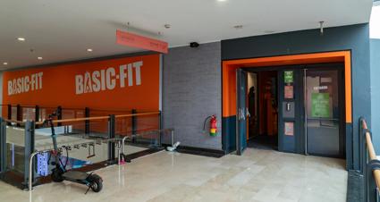 Avda. Josep Tarradellas, Centro Comercial La Farga