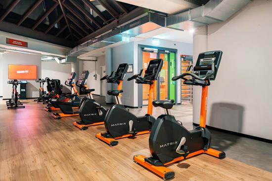 Basic-Fit Trier &Uuml;ber Br&uuml;cken. 24/7