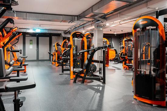 Basic-Fit Trier &Uuml;ber Br&uuml;cken. 24/7